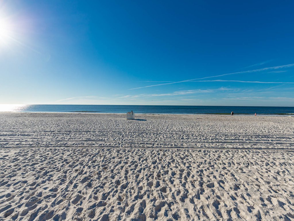 Island Winds East 501 Vacation Rental in Gulf Shores - RedAwning
