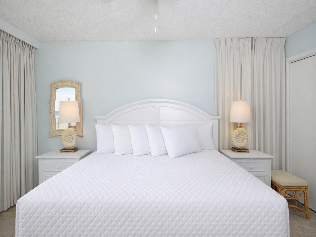 Island Winds East 209 Vacation Rental in Gulf Shores - RedAwning