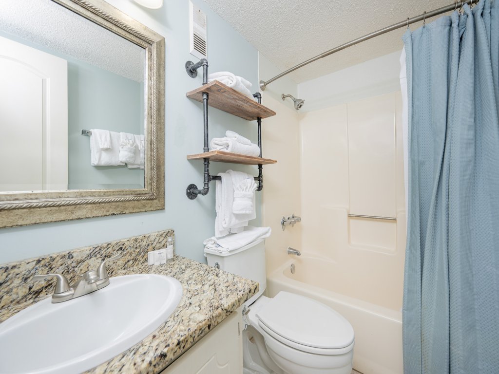 Island Winds East 209 Vacation Rental in Gulf Shores - RedAwning
