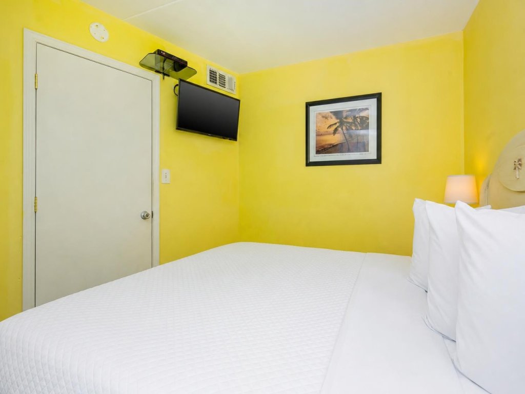 Island Winds East 404 Vacation Rental in Gulf Shores - RedAwning