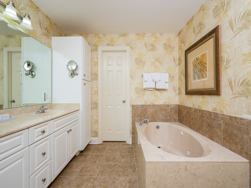 Phoenix West 2404 Vacation Rental in Orange Beach - RedAwning