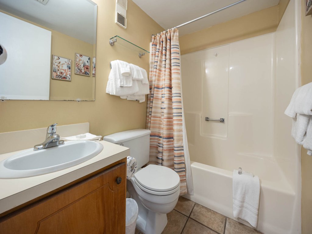 Island Winds East 206 Vacation Rental in Gulf Shores - RedAwning