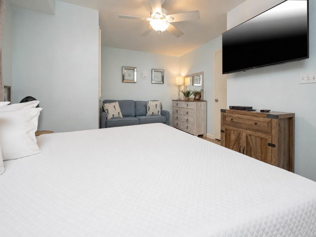 Phoenix III 3001 Vacation Rental in Orange Beach - RedAwning