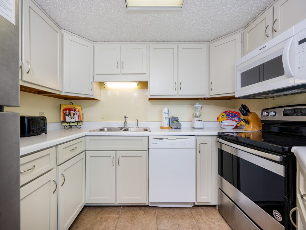 Phoenix III 3033 Vacation Rental in Orange Beach - RedAwning