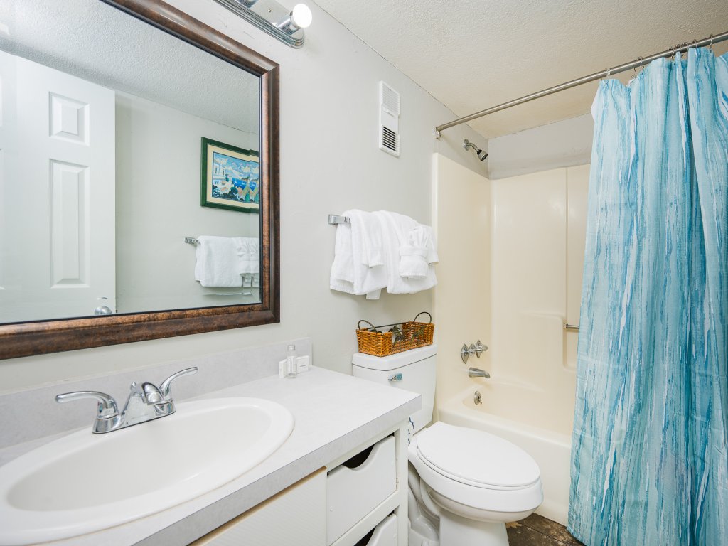 Island Winds West 380 Vacation Rental in Gulf Shores - RedAwning