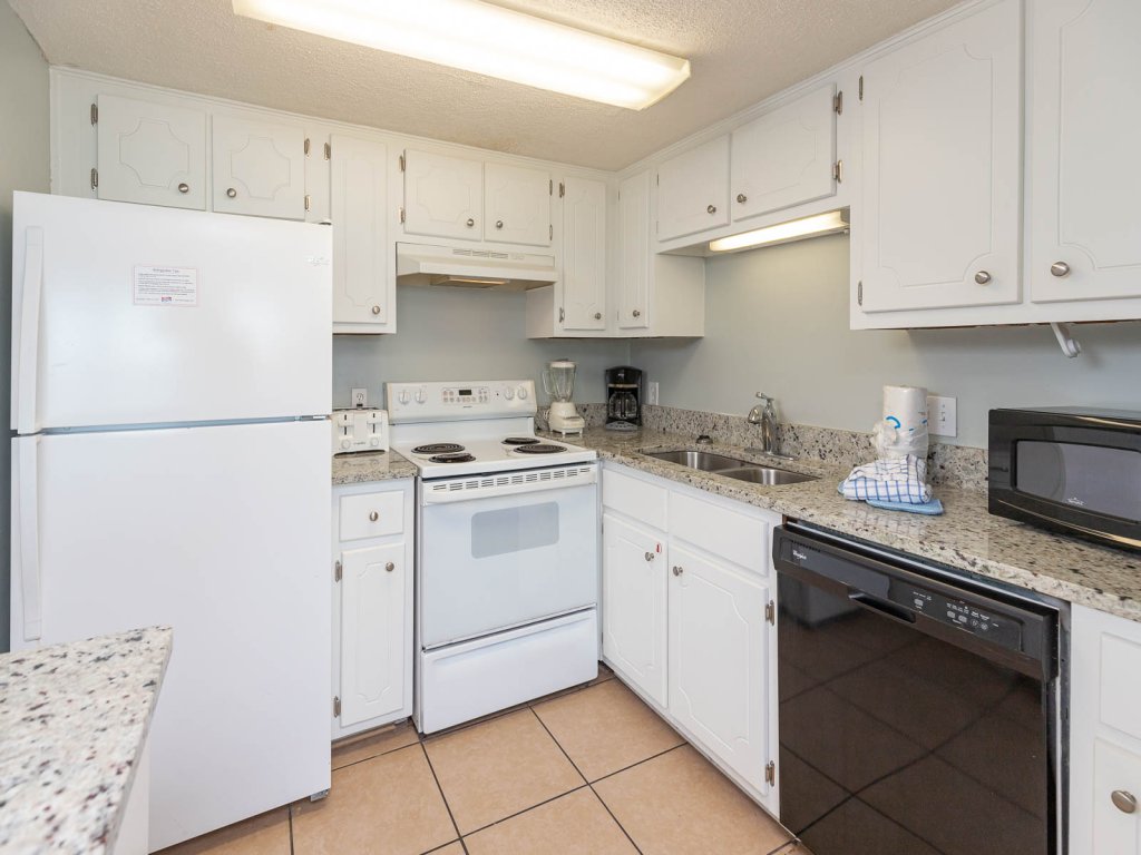 Island Winds East 108 Vacation Rental in Gulf Shores - RedAwning