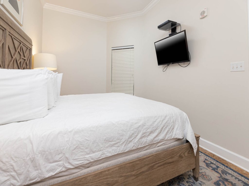 Phoenix West 1906 Vacation Rental in Orange Beach - RedAwning