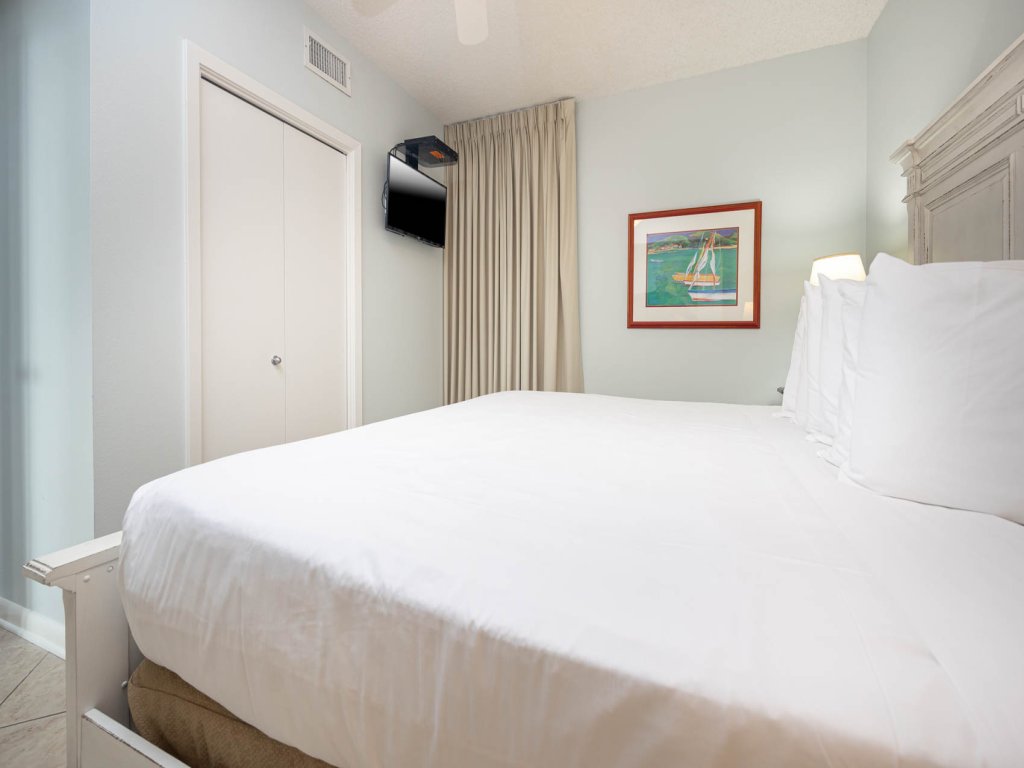 Phoenix X 305 Vacation Rental in Orange Beach - RedAwning