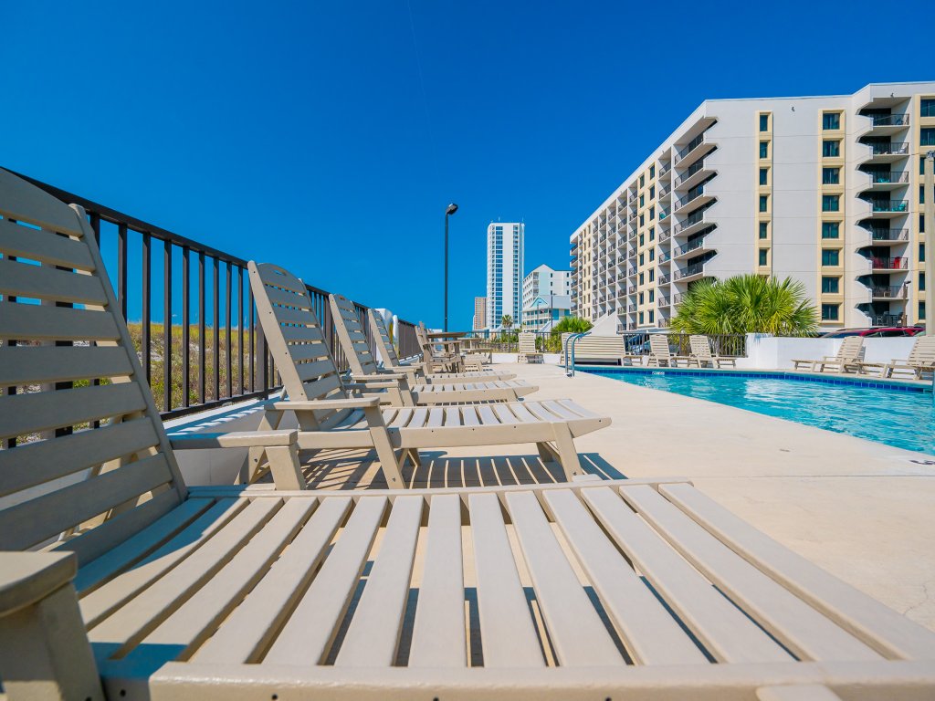 Island Winds East 707 Vacation Rental in Gulf Shores - RedAwning