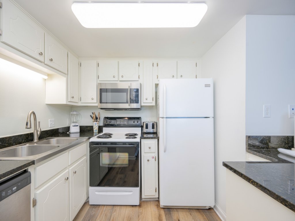 Island Winds East 309 Vacation Rental in Gulf Shores - RedAwning