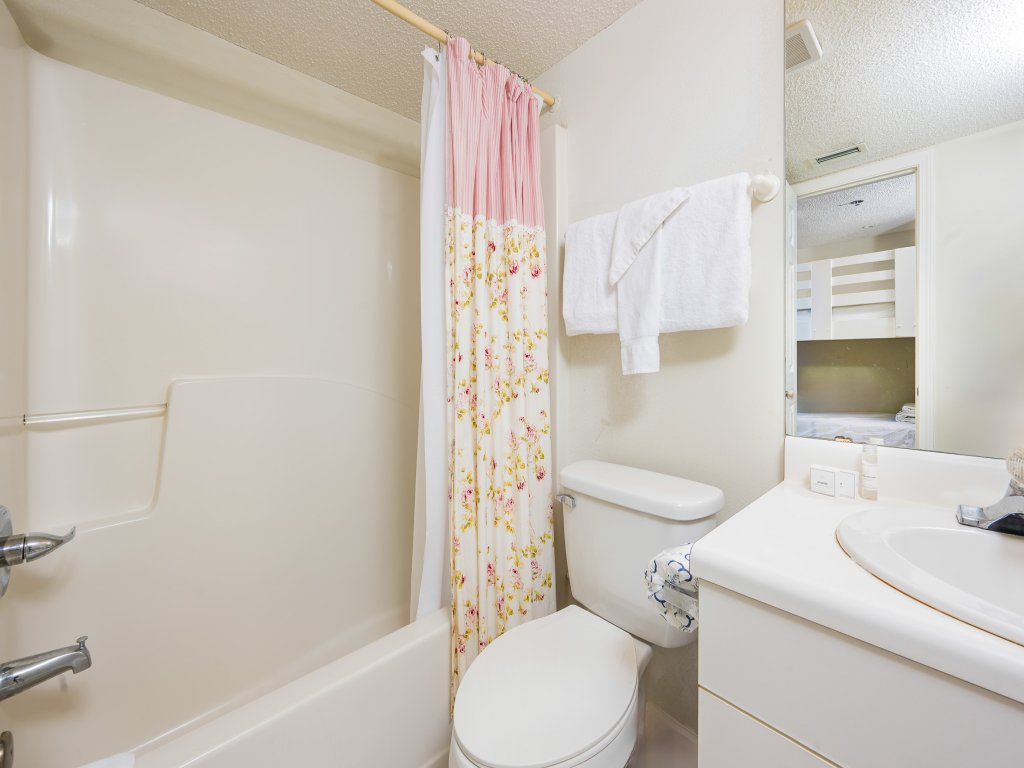 Clearwater 2D Vacation Rental in Gulf Shores - RedAwning