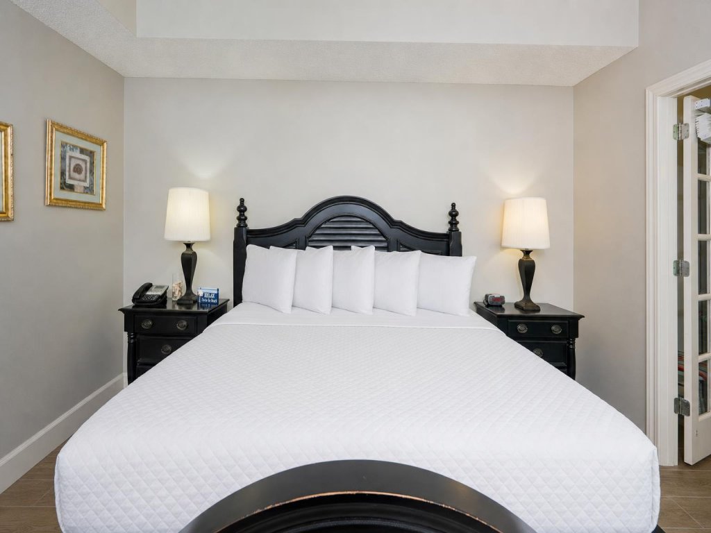 Phoenix West 1904 Vacation Rental in Orange Beach - RedAwning