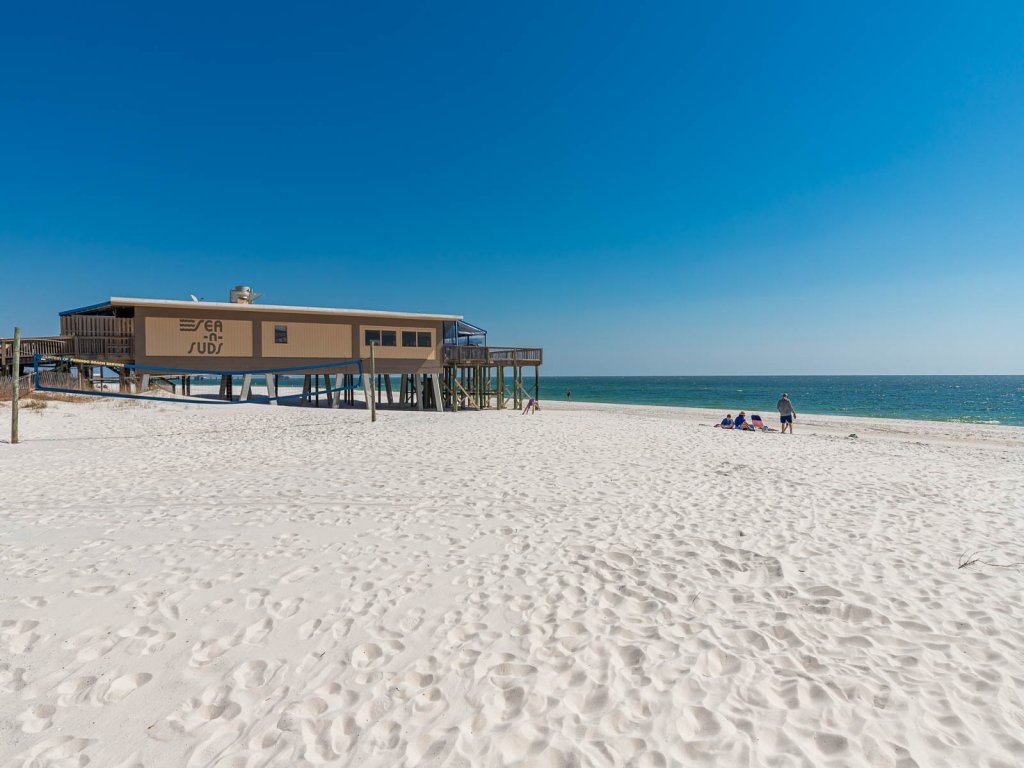Seawind 905 Vacation Rental in Gulf Shores - RedAwning
