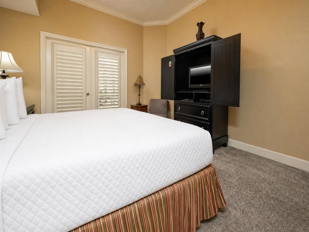 Phoenix West 2408 Vacation Rental in Orange Beach - RedAwning