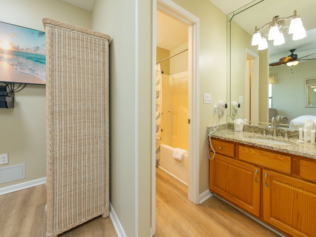 Phoenix East 1111 Vacation Rental in Orange Beach - RedAwning