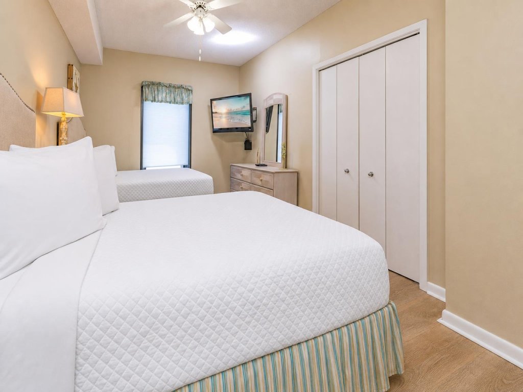 Phoenix East 1111 Vacation Rental in Orange Beach - RedAwning
