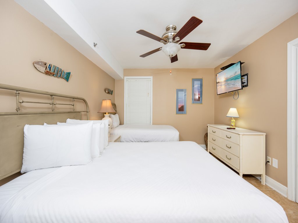 Phoenix II 2048 Vacation Rental in Orange Beach - RedAwning