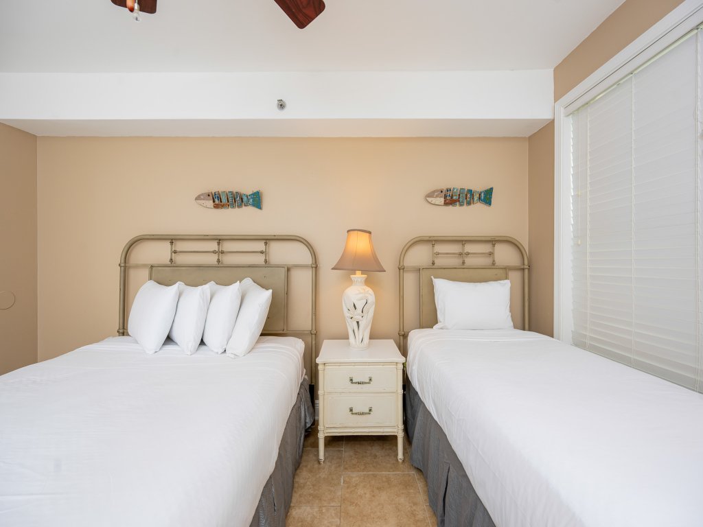 Phoenix II 2048 Vacation Rental in Orange Beach - RedAwning