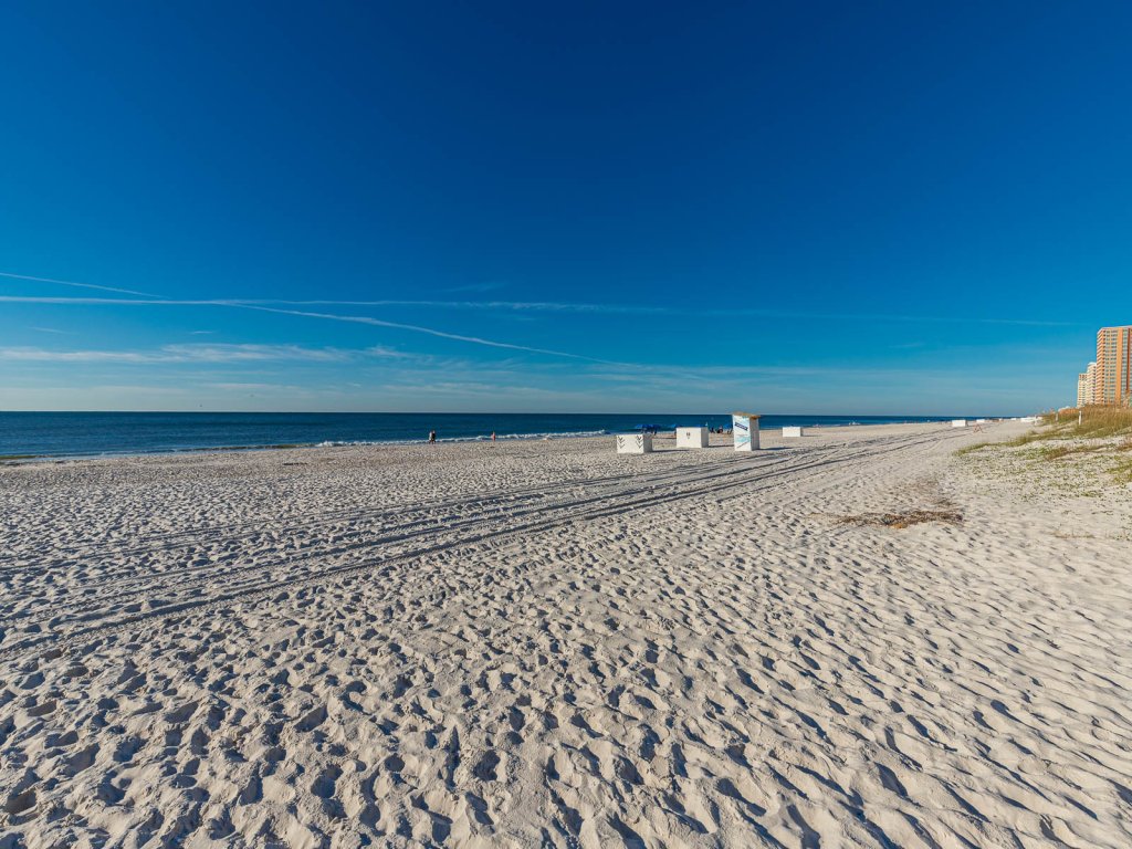 Island Winds East 702 Vacation Rental in Gulf Shores - RedAwning