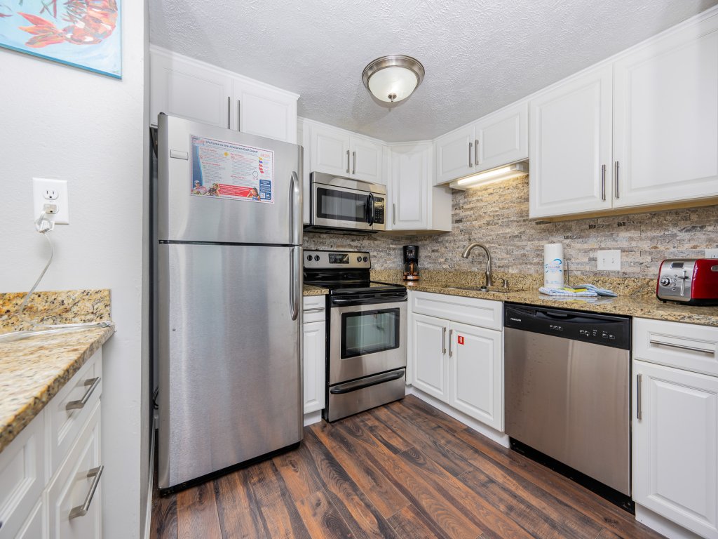 Island Winds East 708 Vacation Rental in Gulf Shores - RedAwning
