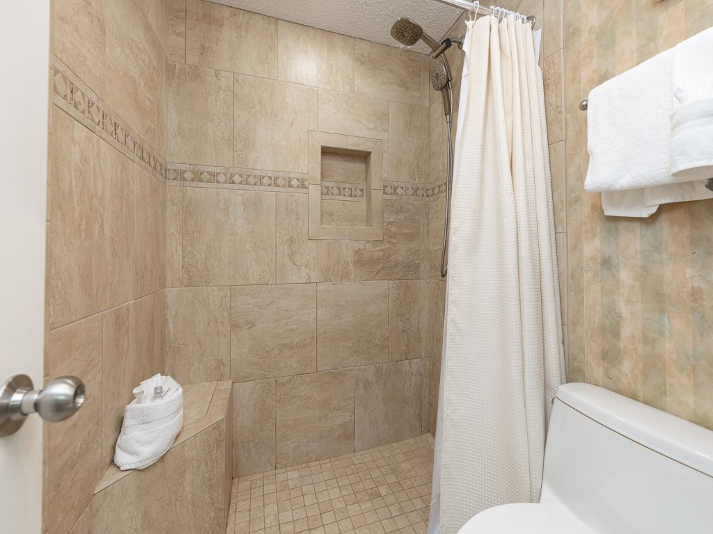 Phoenix X 510 Vacation Rental in Orange Beach - RedAwning