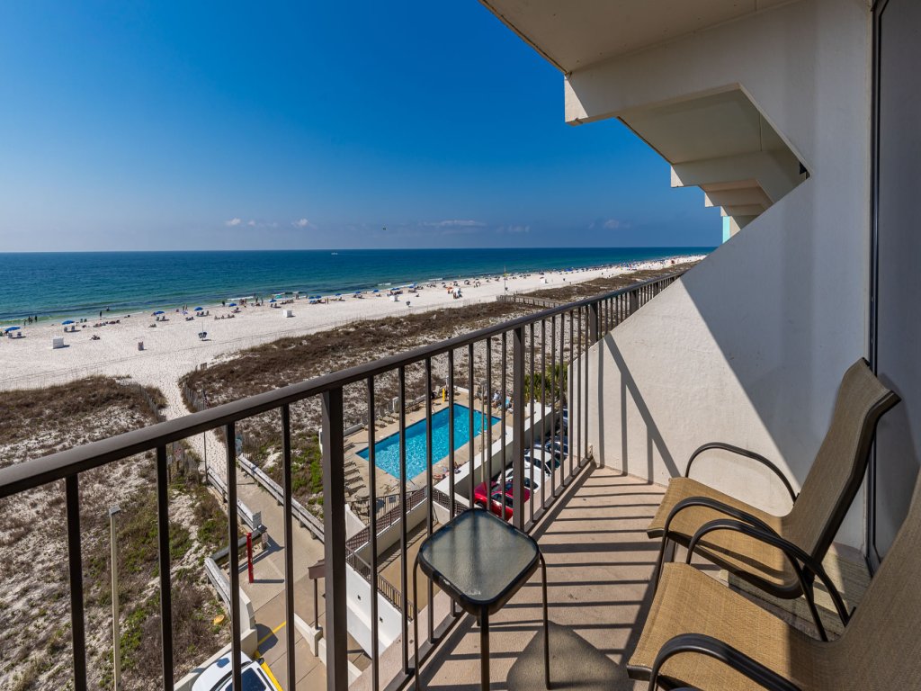 Island Winds East 403 Vacation Rental in Gulf Shores - RedAwning
