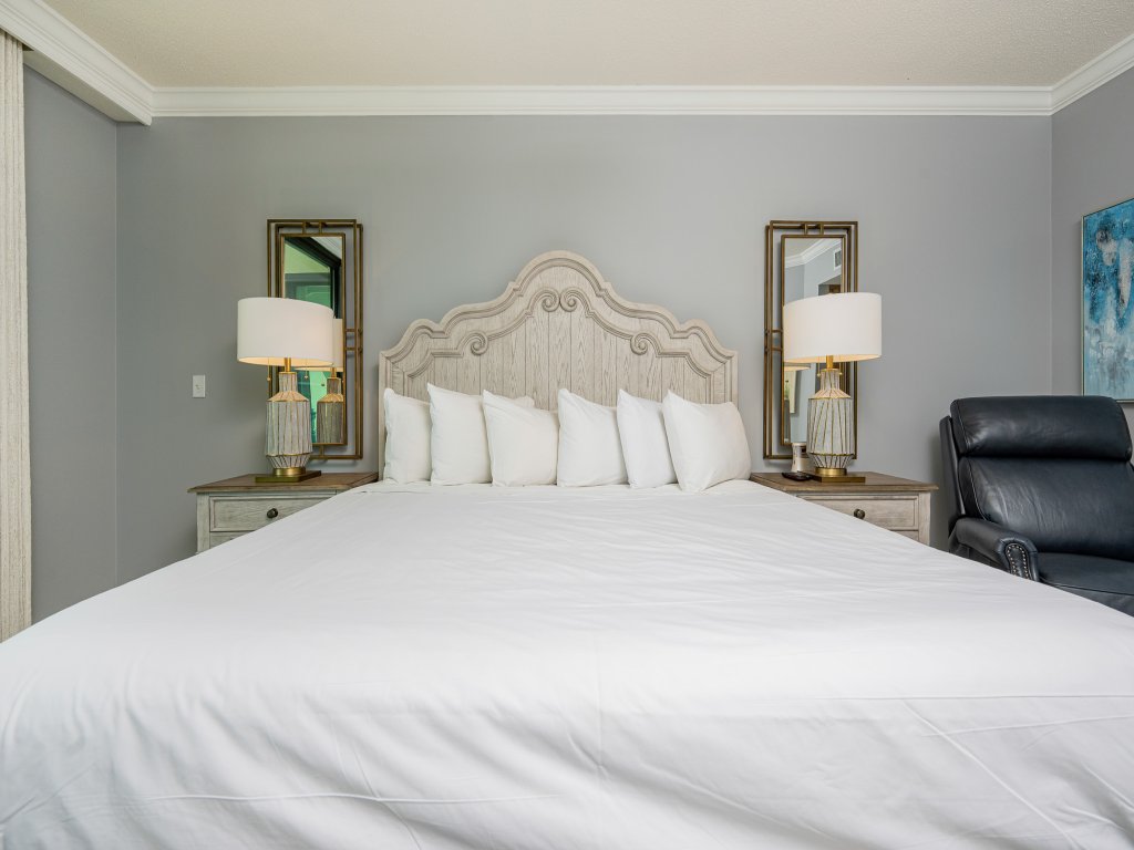 Phoenix on the Bay 1428 Vacation Rental in Orange Beach - RedAwning