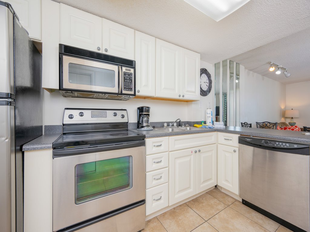Gulf Shores Surf & Racquet 703C Vacation Rental in Gulf Shores - RedAwning