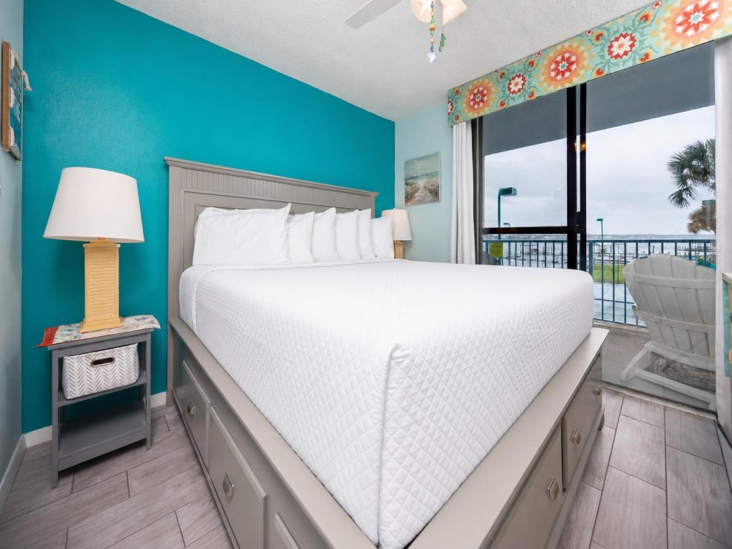 Gulf Shores Surf & Racquet 202B Vacation Rental in Gulf Shores - RedAwning