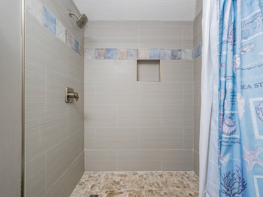 Phoenix VI 6910 Vacation Rental in Orange Beach - RedAwning