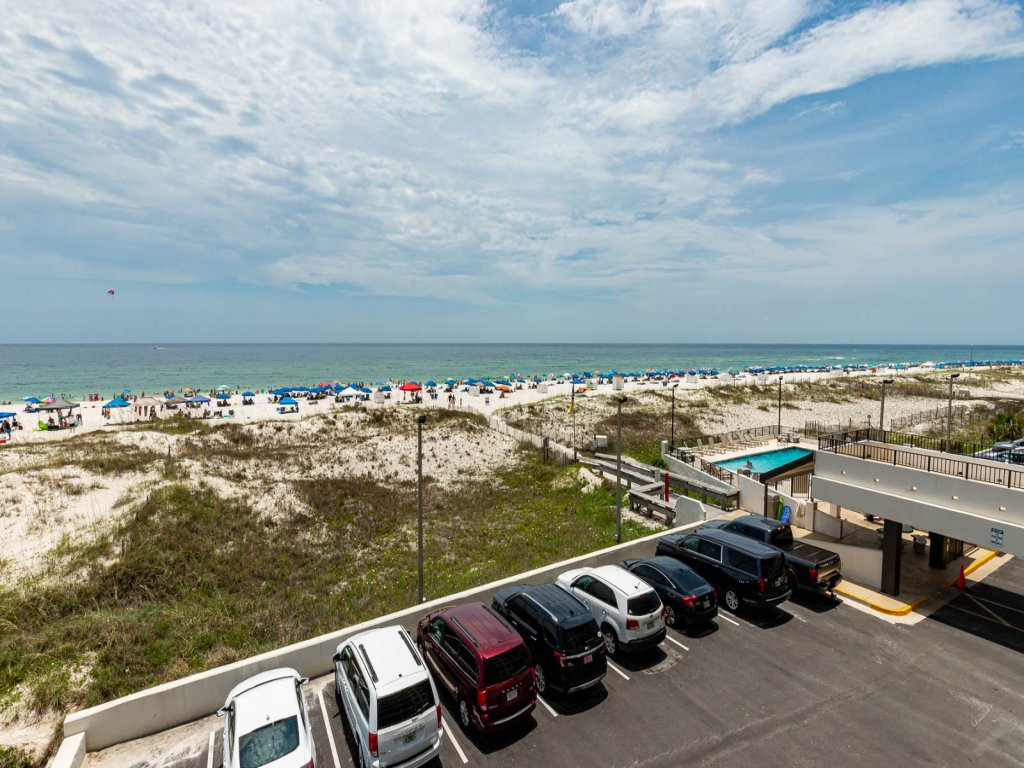 Island Winds East 201 Vacation Rental in Gulf Shores - RedAwning