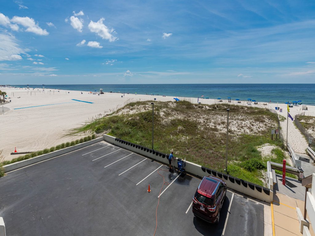 Island Winds East 204 Vacation Rental in Gulf Shores - RedAwning