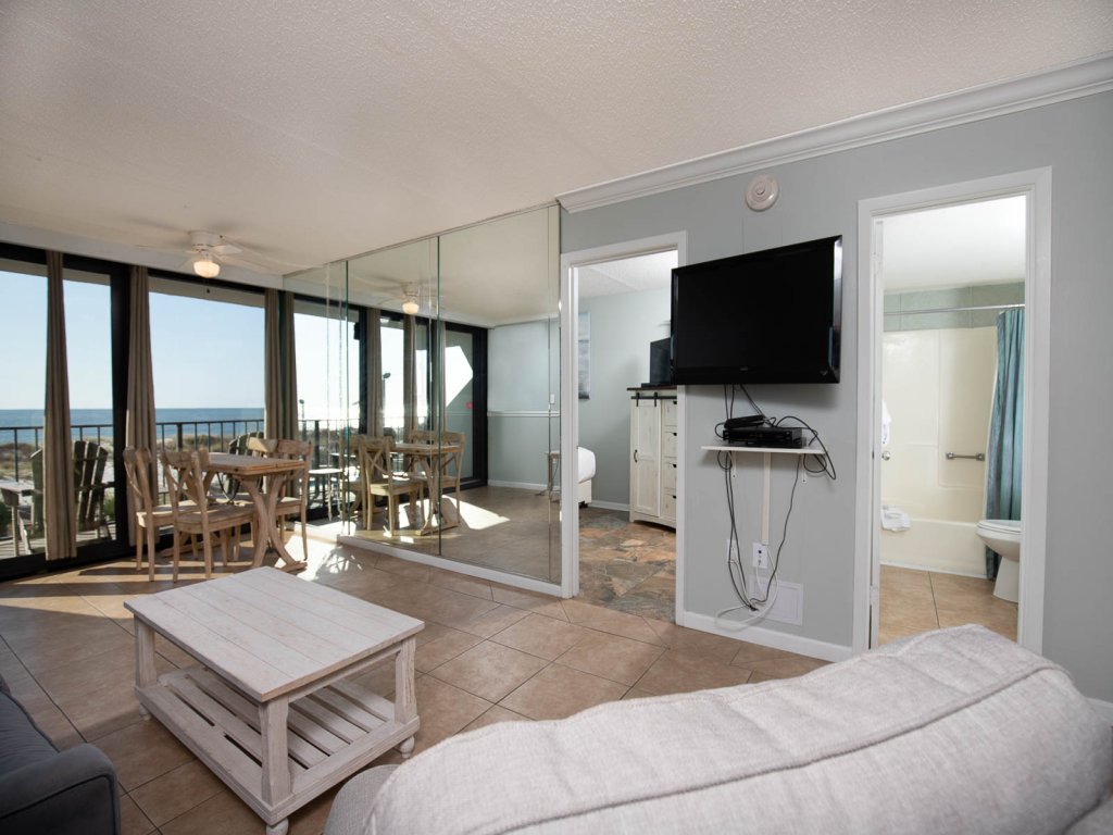 Island Winds East 109 Vacation Rental in Gulf Shores - RedAwning