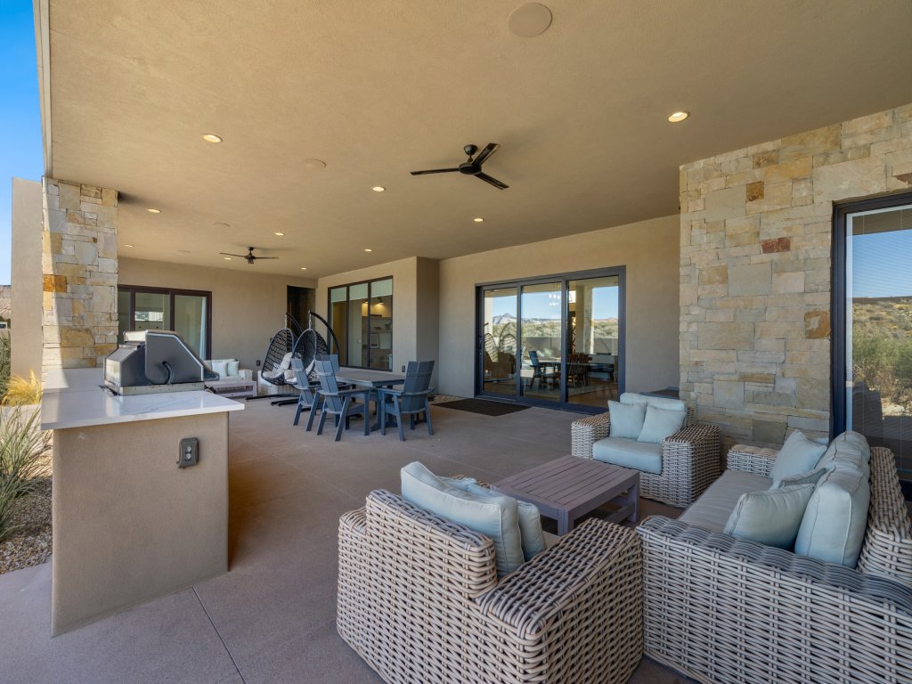 Desert Mirage Vacation Rental in St. George - RedAwning