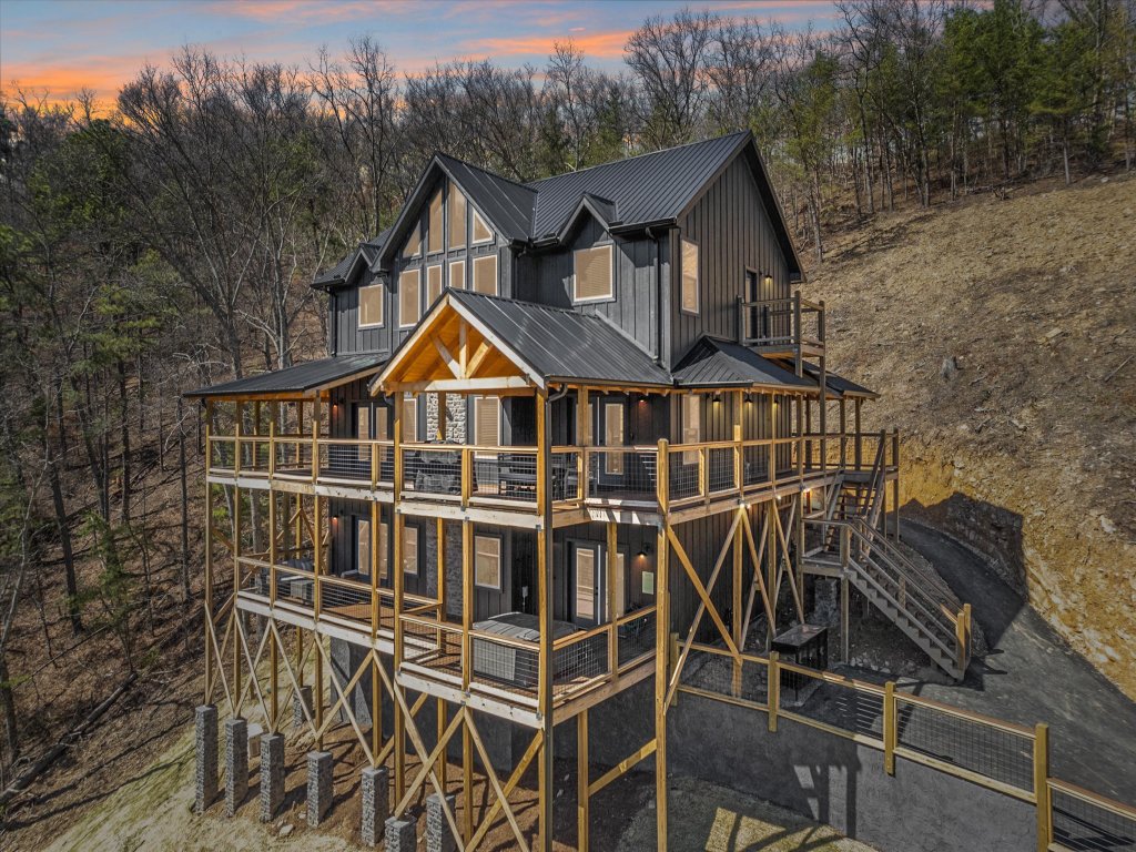 Over The Top Vacation Rental in Sevierville - RedAwning
