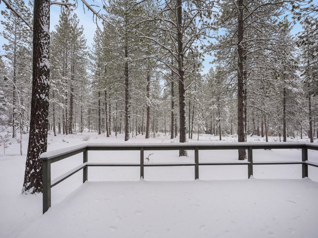 12 Quartz Mountain Vacation Rental in Sunriver - RedAwning