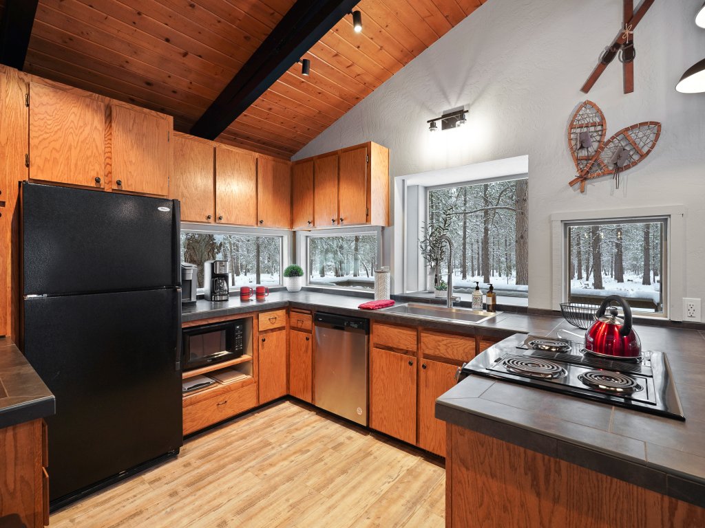 12 Quartz Mountain Vacation Rental in Sunriver - RedAwning