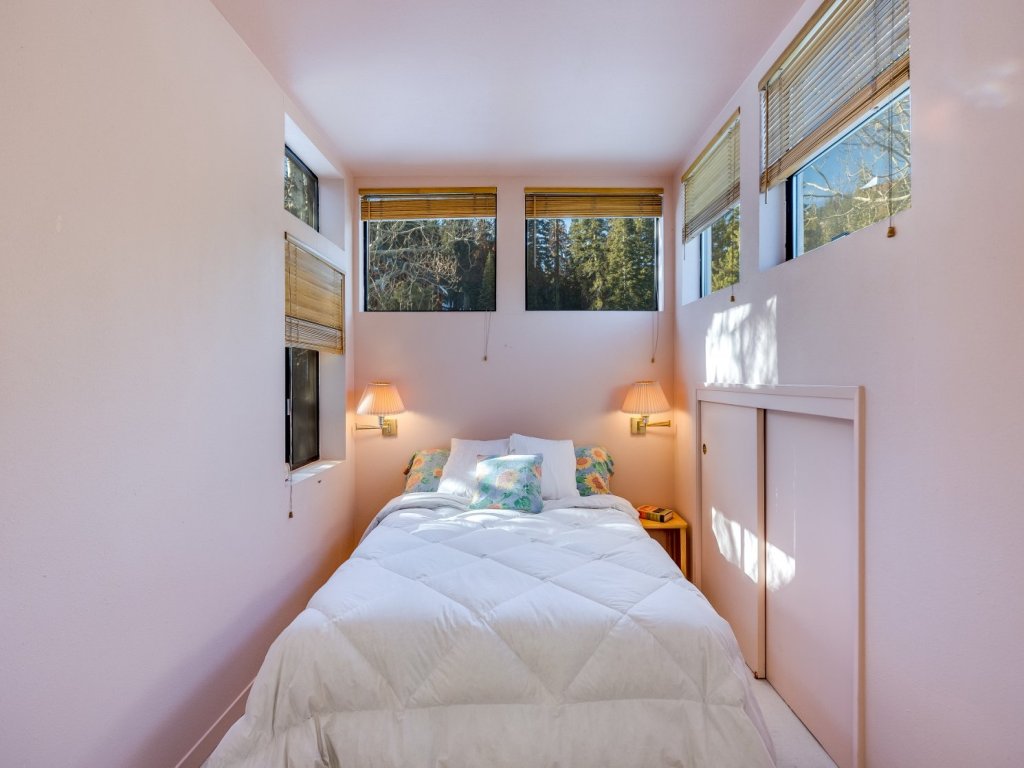 Walk to the Lake - Ski in/out  Amazing 5 Bdrm - VH#343 Vacation Rental in Bear Valley - RedAwning