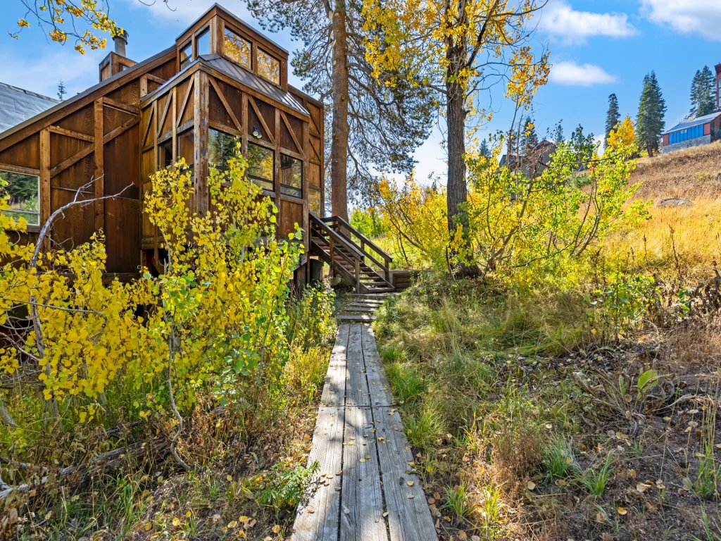 Walk to the Lake - Ski in/out  Amazing 5 Bdrm - VH#343 Vacation Rental in Bear Valley - RedAwning
