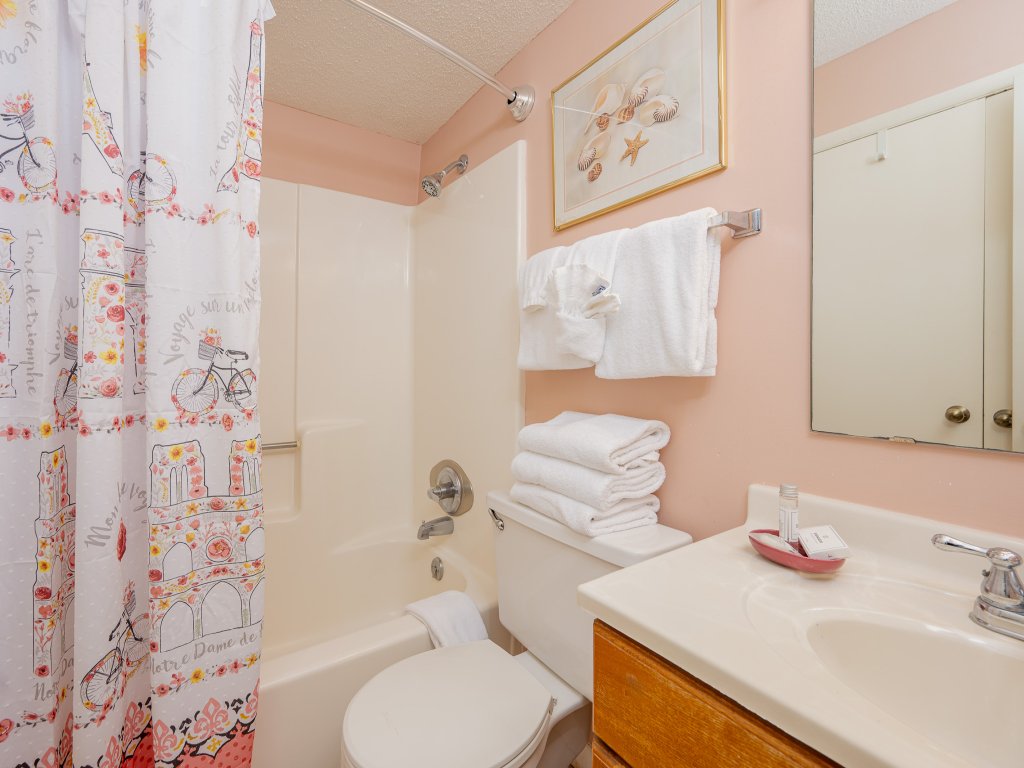 Driftwood Towers 5A Vacation Rental in Gulf Shores - RedAwning