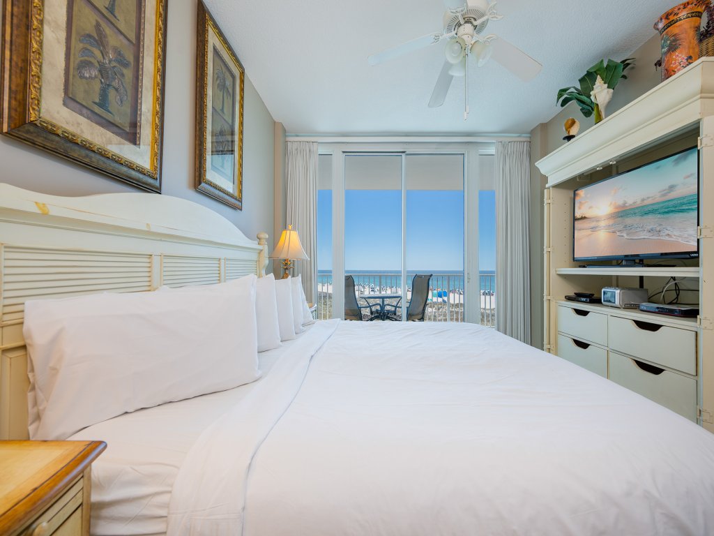 Lighthouse 216 Vacation Rental in Gulf Shores - RedAwning