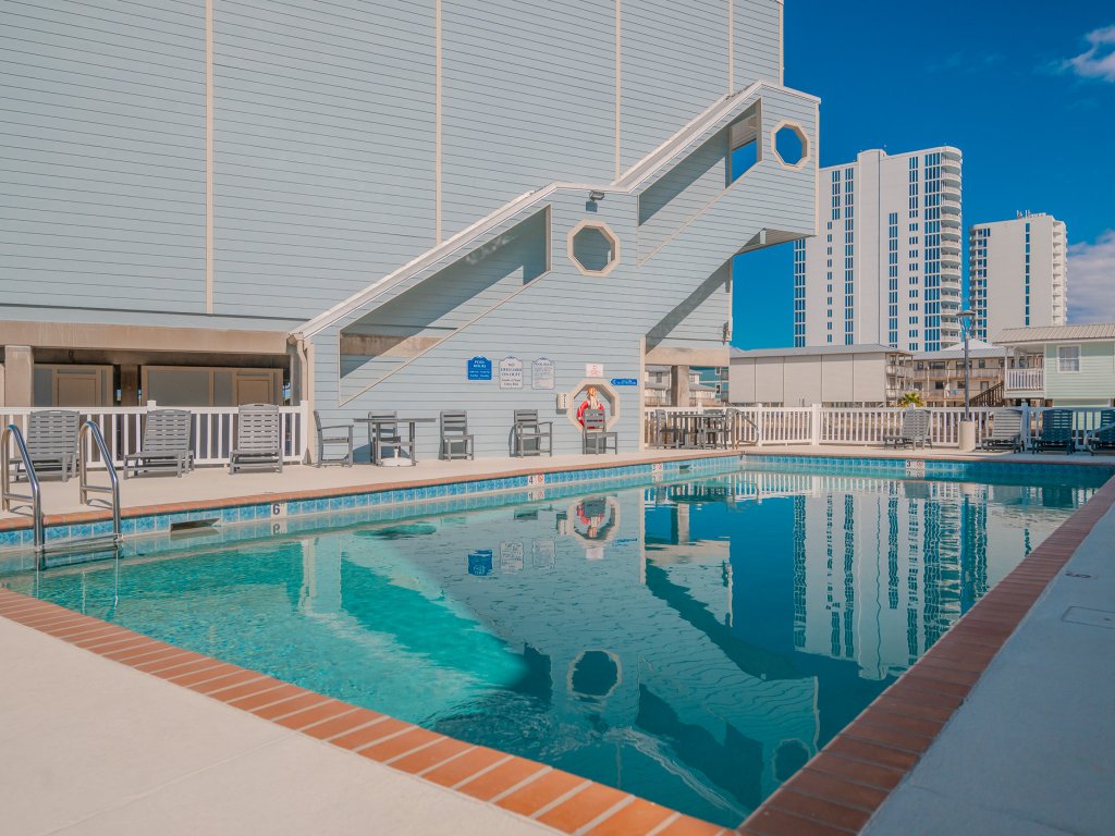 Summer House West 104C Vacation Rental in Gulf Shores - RedAwning
