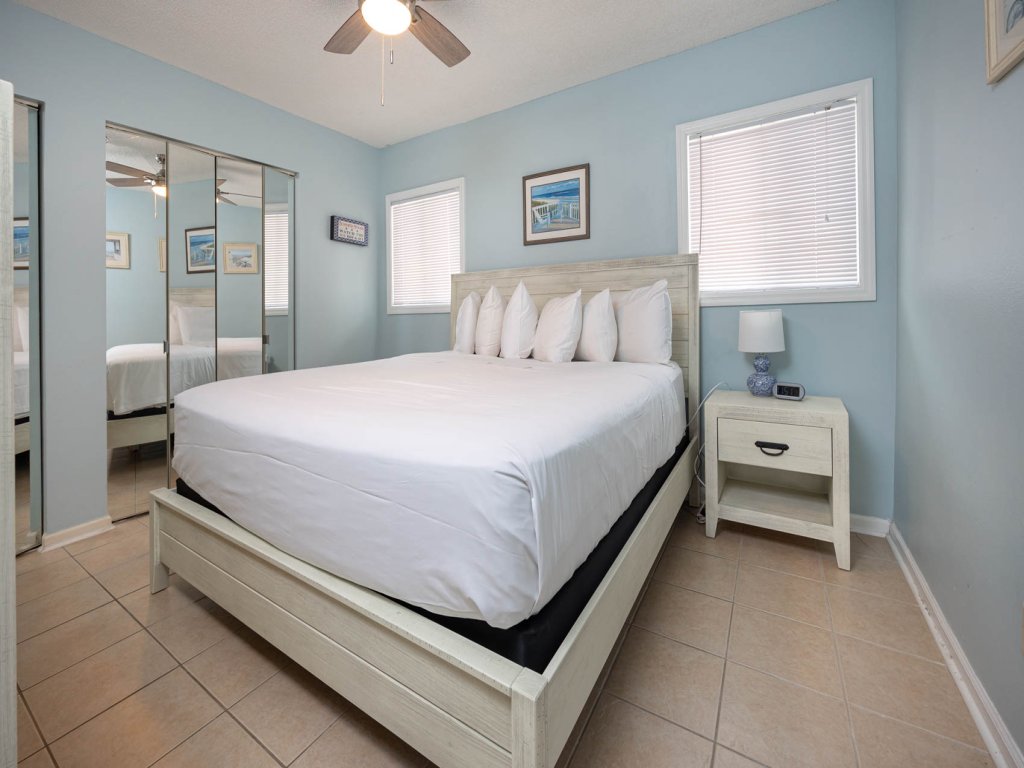 Summer House West 104C Vacation Rental in Gulf Shores - RedAwning