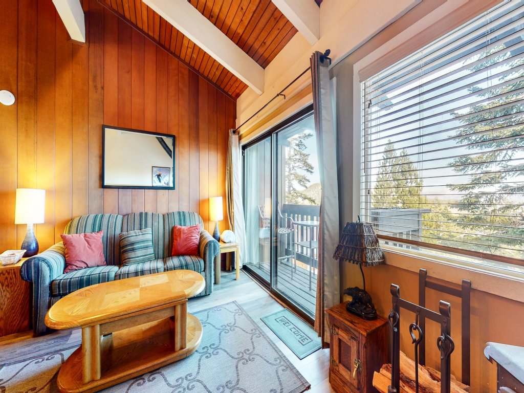 Mammoth Point #106 Vacation Rental in Mammoth Lakes - RedAwning