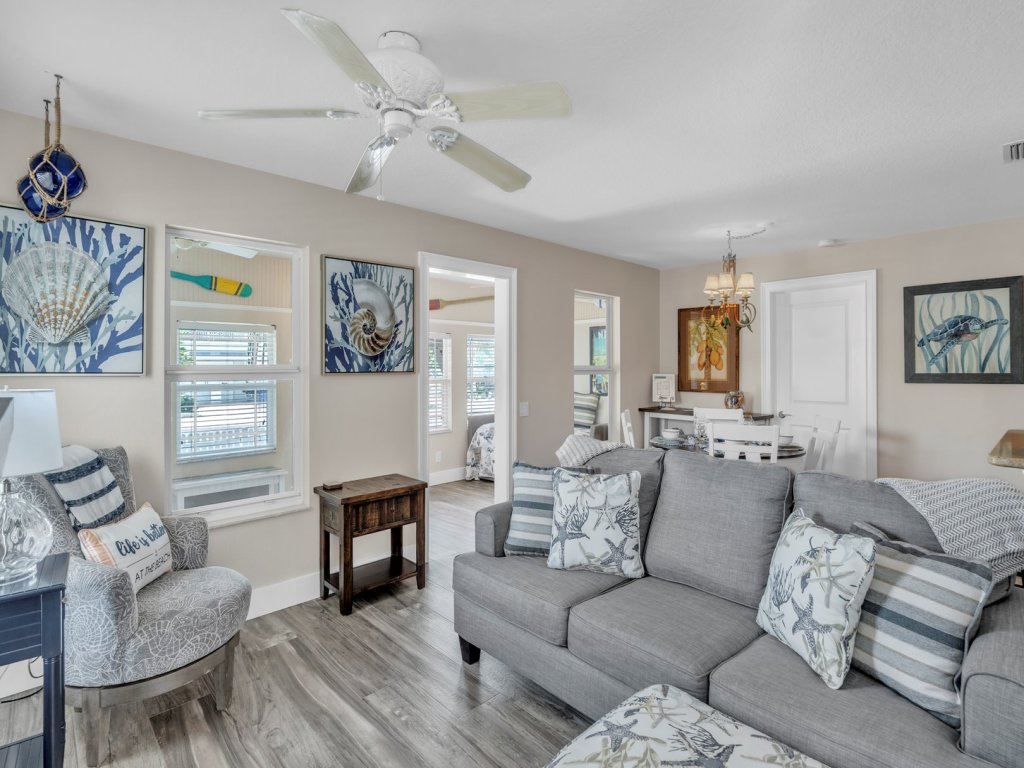 Shady Mango Vacation Rental in Anna Maria - RedAwning