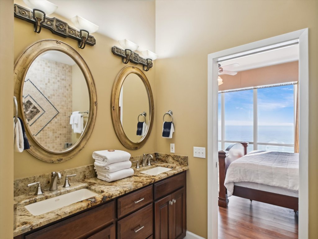 Oceania 902 - Gulf Front 3 BR - sleeps 6 Vacation Rental in Destin - RedAwning