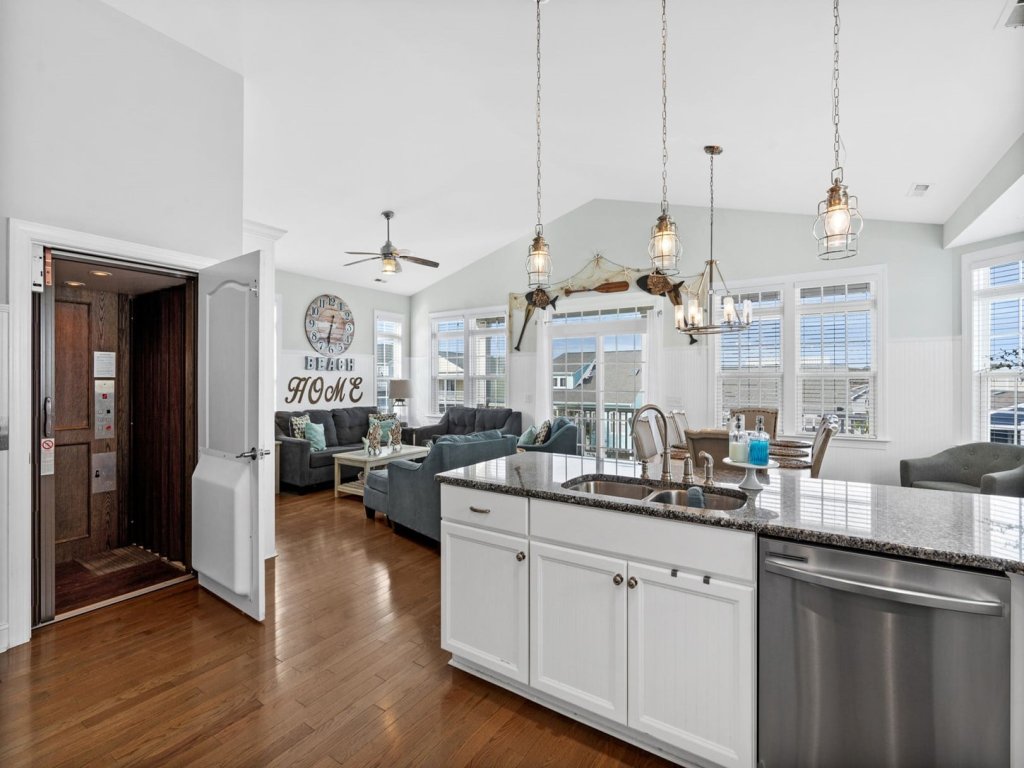 Sea You Soon / 207 Brunswick Ave West Vacation Rental in Holden Beach - RedAwning