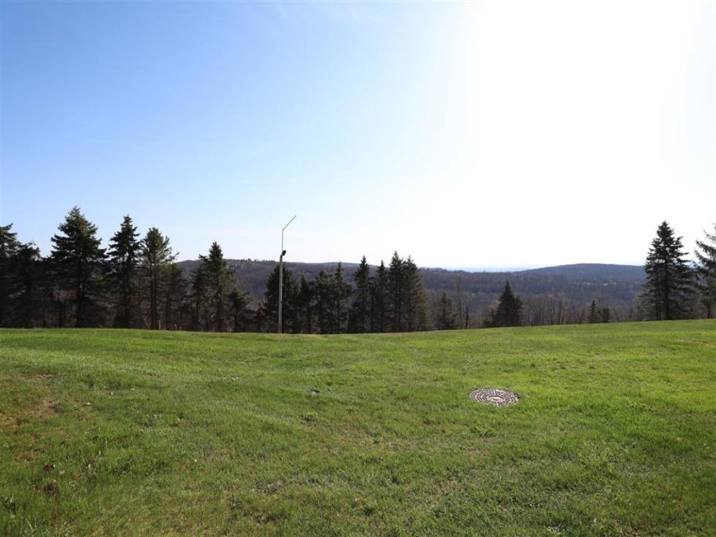 Seven Springs 1 Bedroom Premium Condo, Walking Distance to Slopes Vacation Rental in Pennsylvania - RedAwning