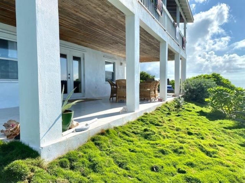 Blue Love Point · Luxury Oceanfront Home with Sunset Views Vacation Rental - RedAwning