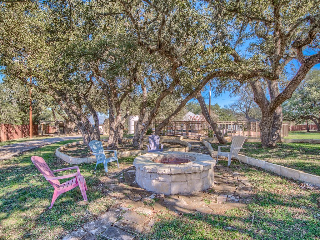 OT 250NH No Hurry  Vacation Rental in New Braunfels - RedAwning